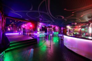 여행 중에 최고의 바를 찾는 방법