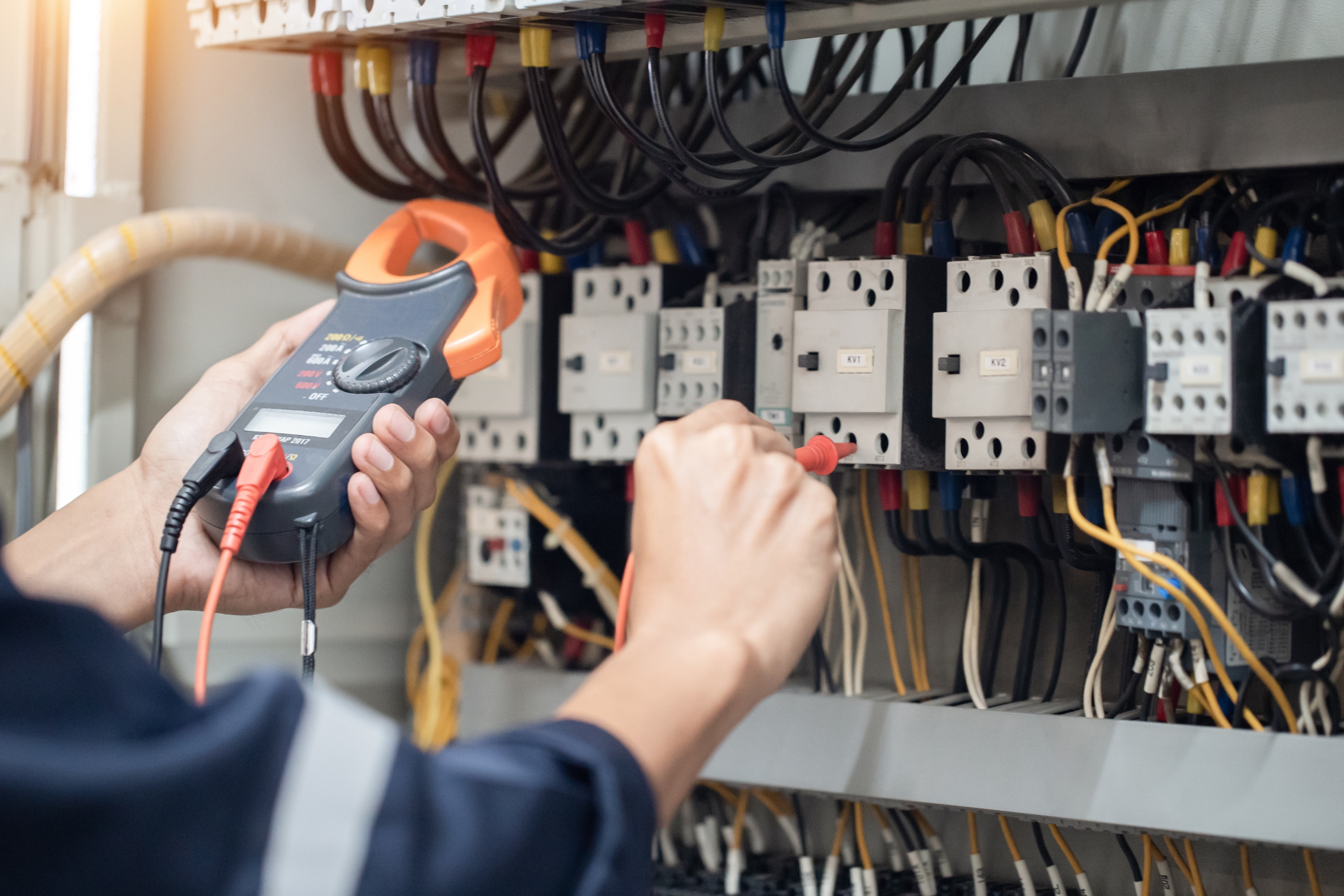 Reasons Why You Should Hire A Professional Electrician